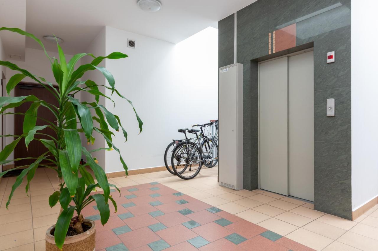 Apartments Chelmonskiego Warsaw Ursus By Noclegi Renters エクステリア 写真
